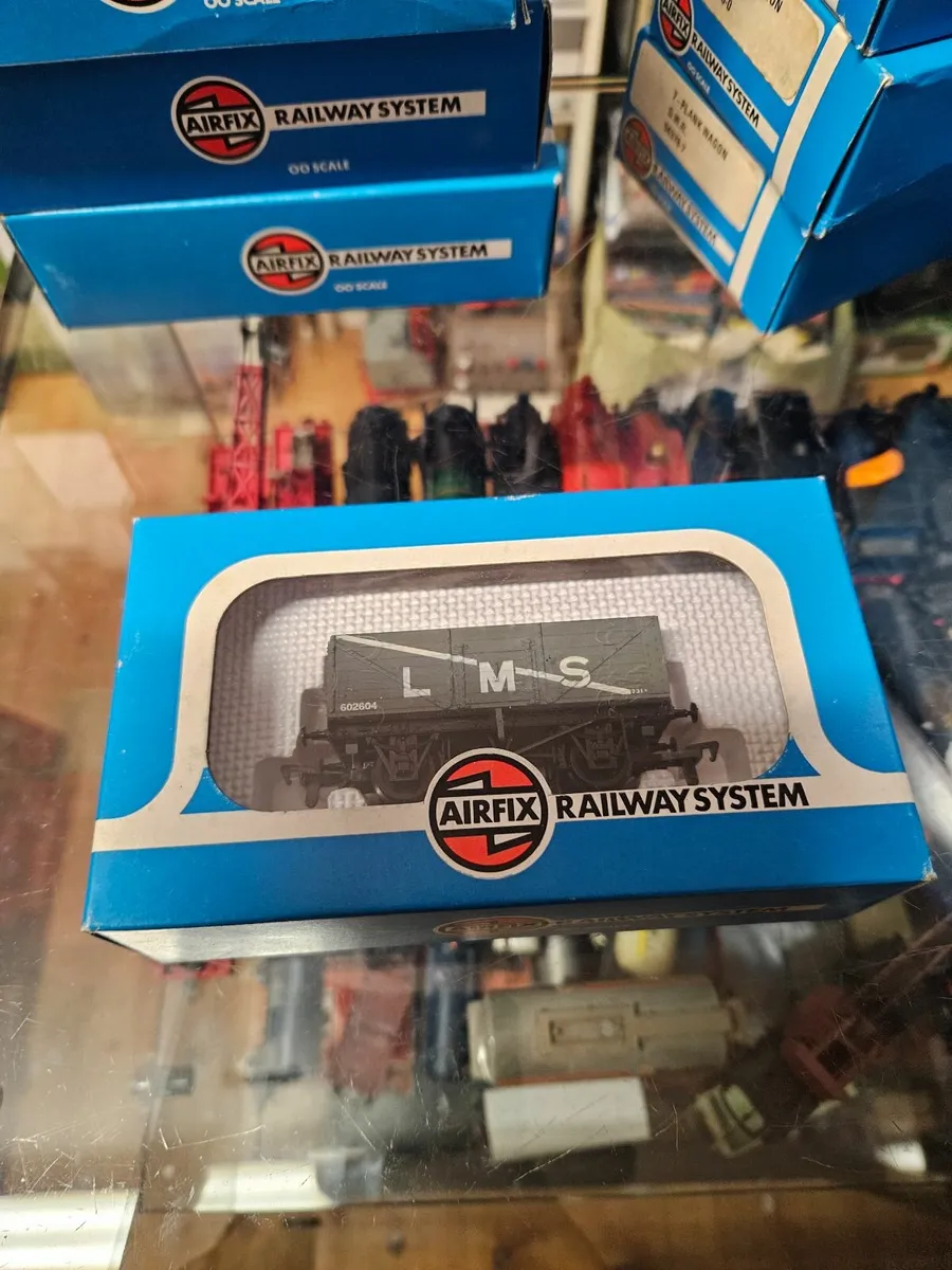 Hornby Airfix OO Gauge Wagon