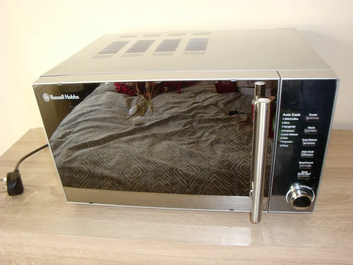 Russell Hobbs microwave 20l - Image 1