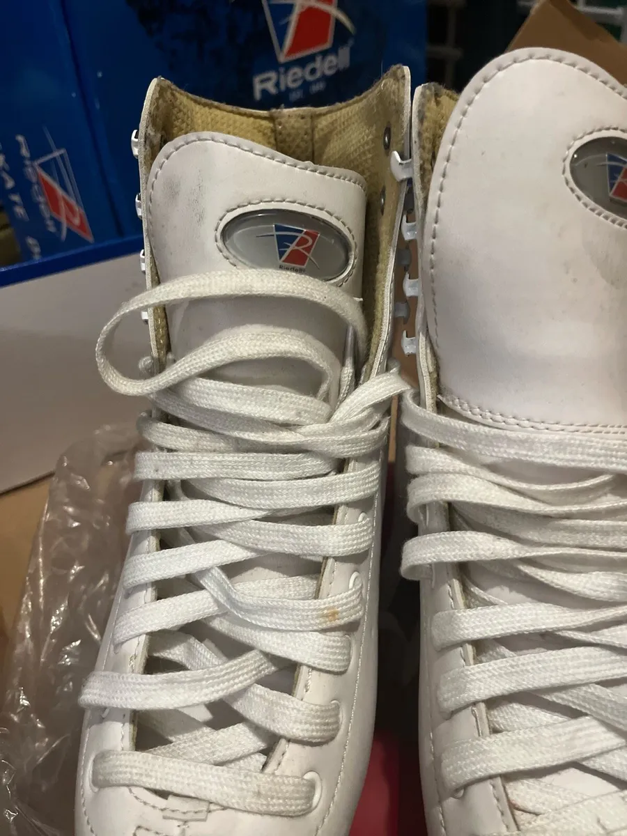 VINTAGE RIEDELL QUAD ROLLER SKATES – WHITE LEATHER - Image 2