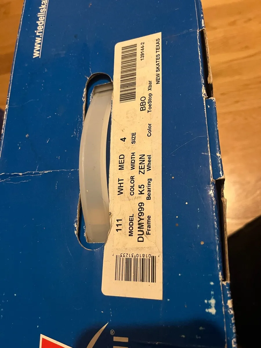 VINTAGE RIEDELL QUAD ROLLER SKATES – WHITE LEATHER - Image 4