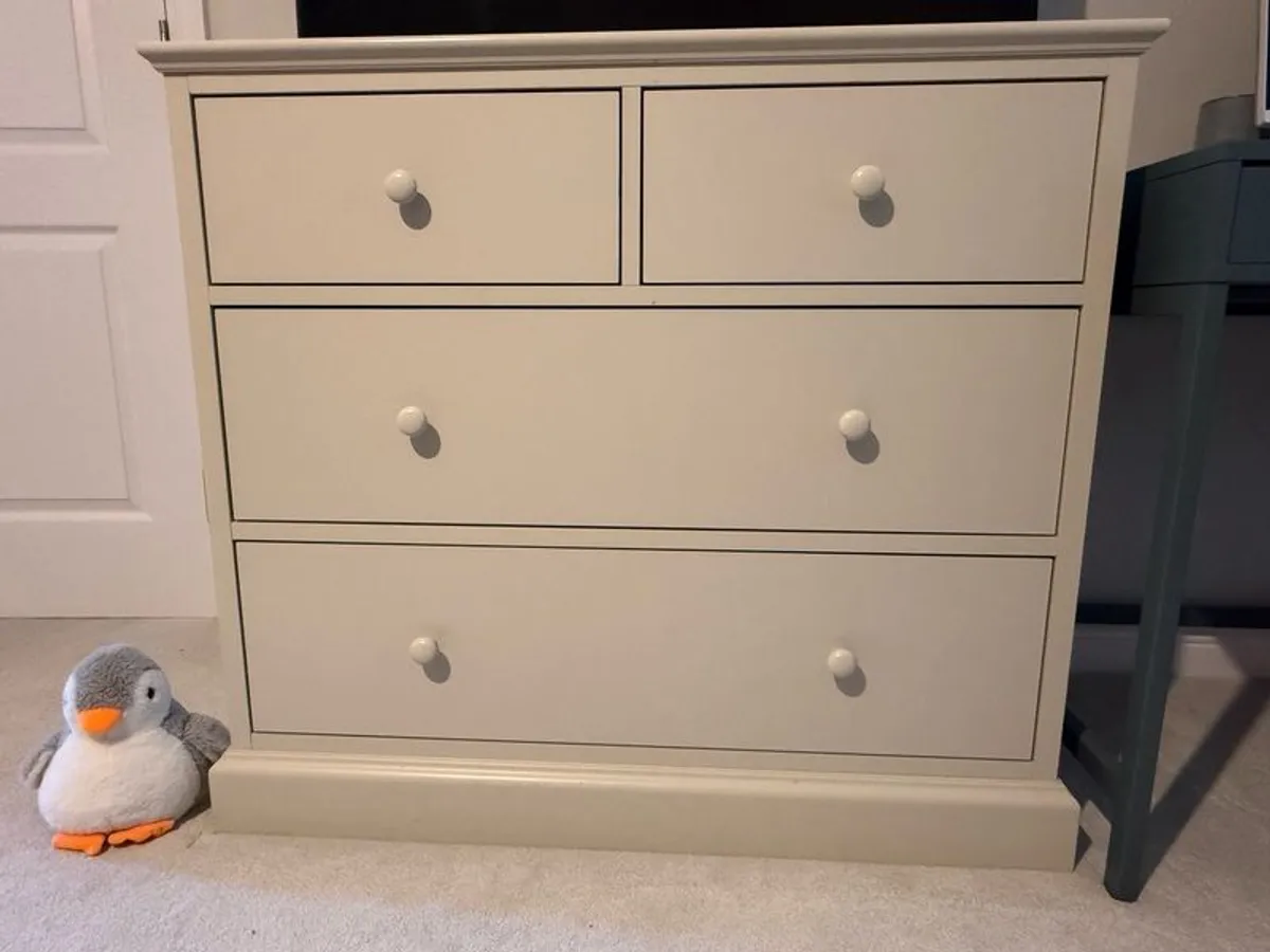 Chest of drawers - 4 drawer, Rivendale. - Image 3