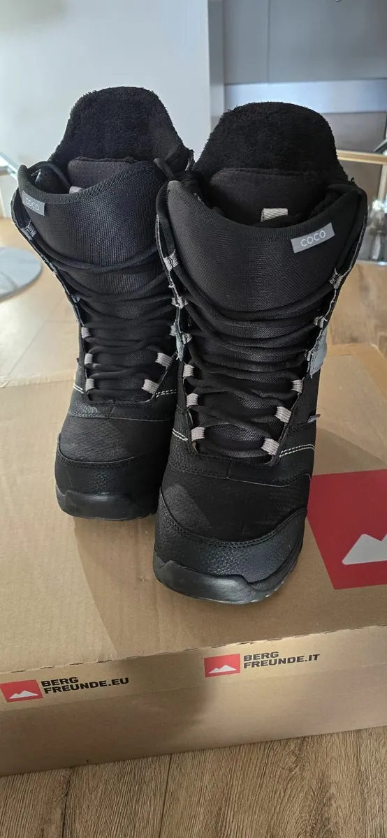 Burton Women Snowboarding Boots - Image 4