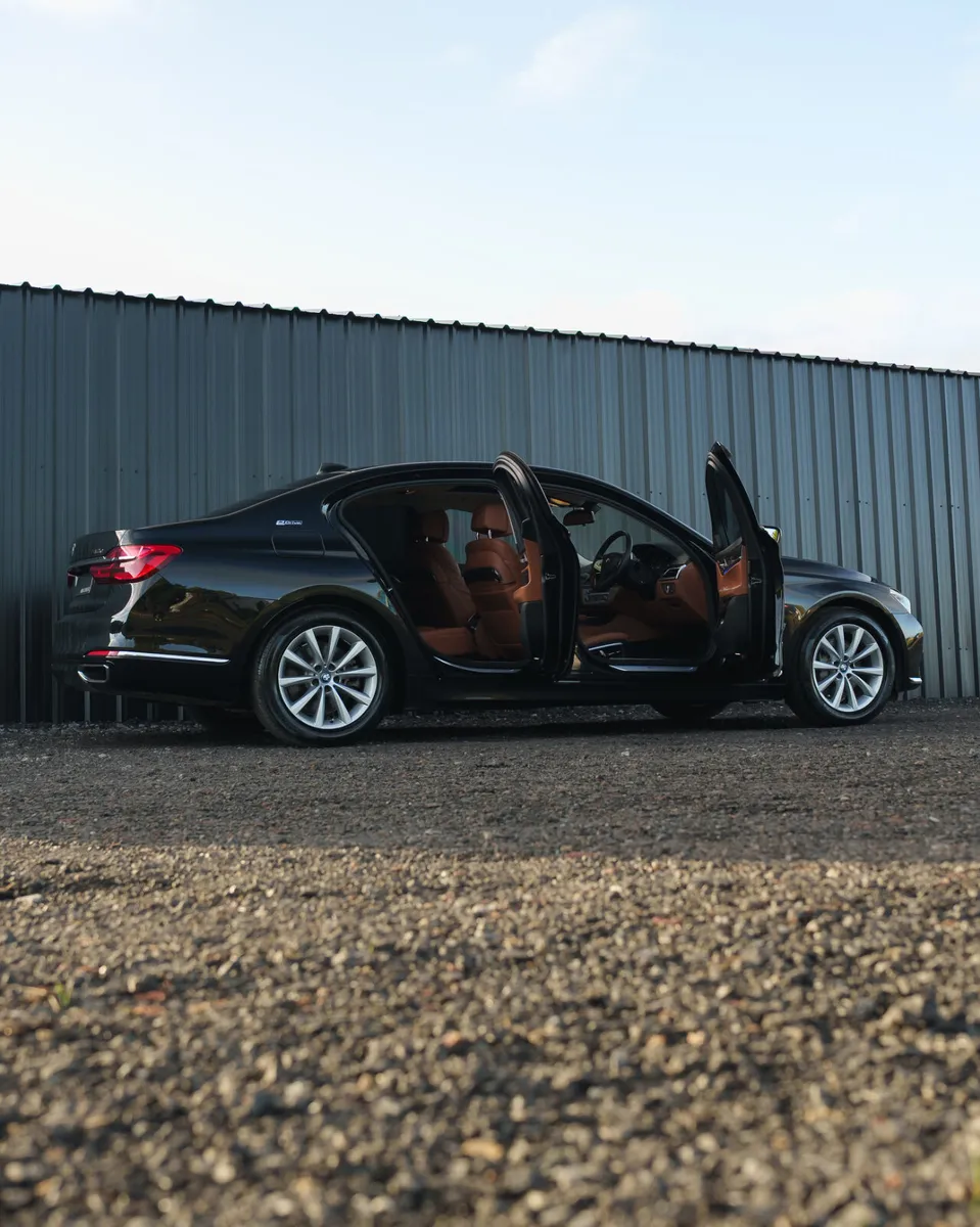 BMW 740e Luxury - Image 1