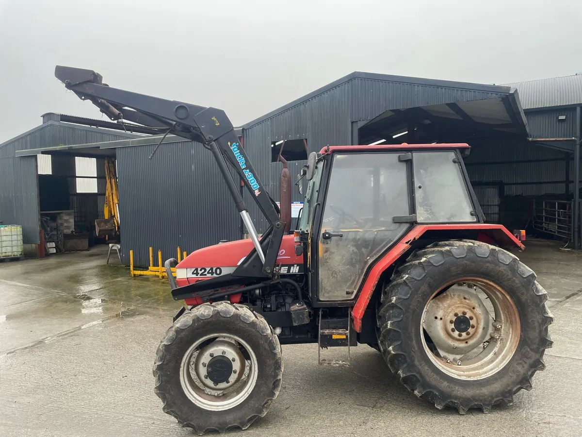 Case 4240 PRO - Image 1