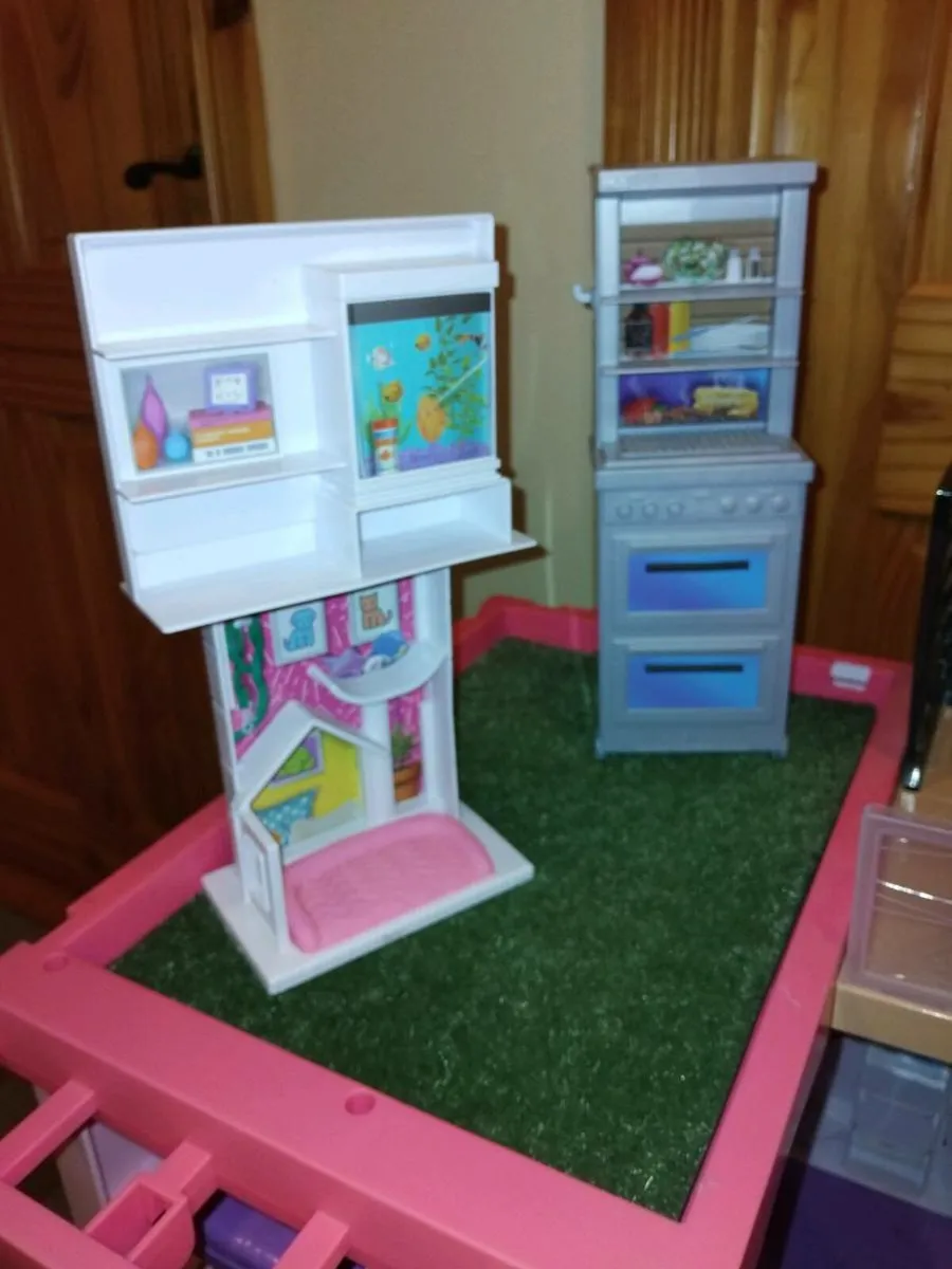 Barbie doll house - Image 3