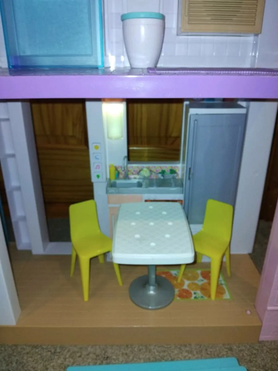 Barbie doll house - Image 4