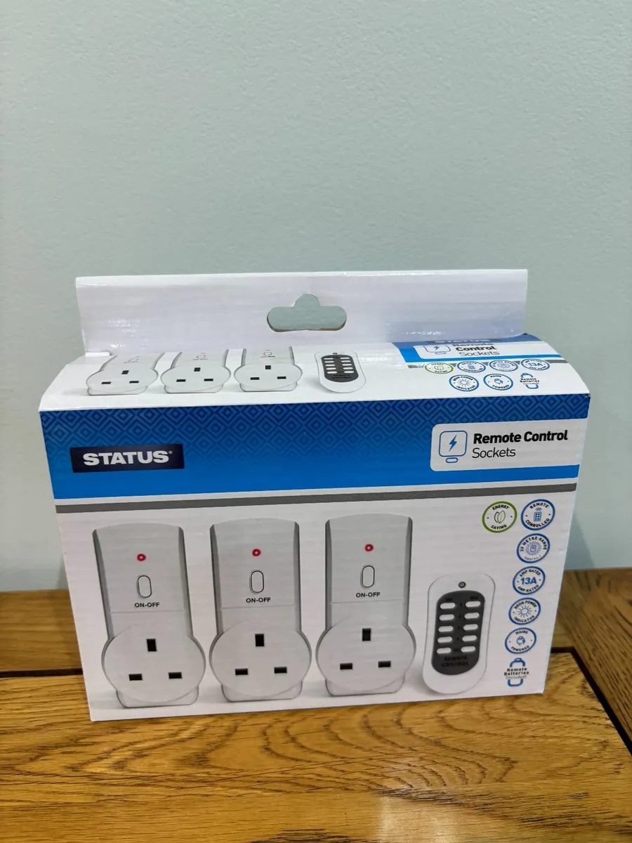 Remote Control sockets - pack of 3 (Status) - NEW - Image 1