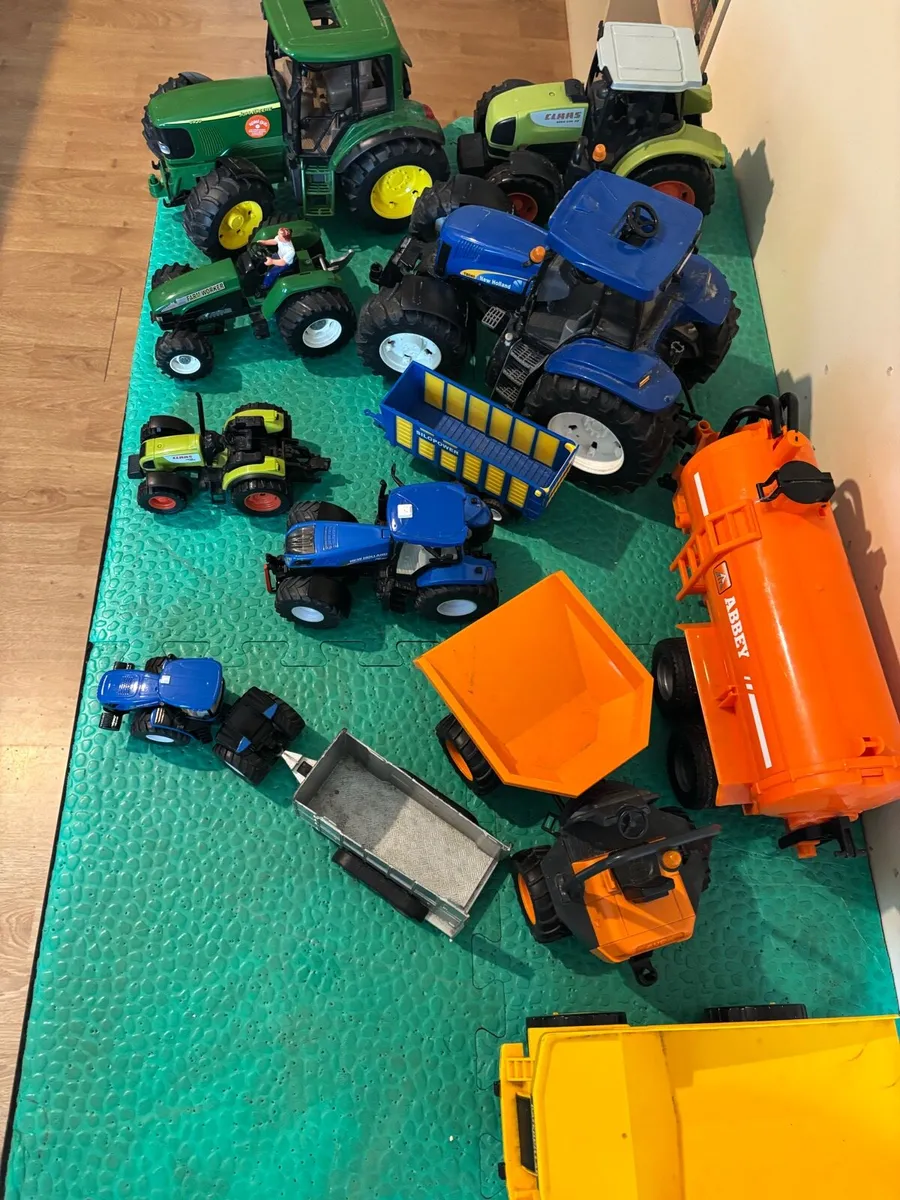 Toy tractors - Image 3