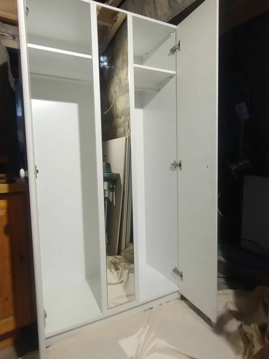 Bedroom furniture - Image 2