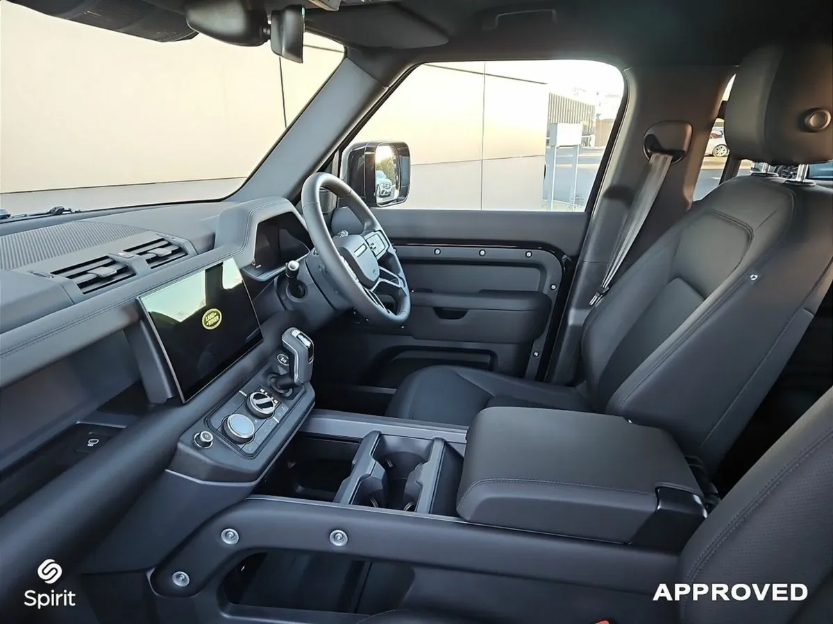 Land Rover Defender Defender X-Dynamic Se Phev A - Image 3