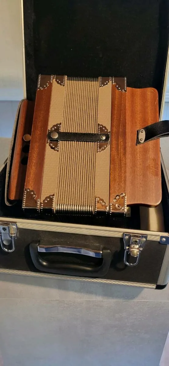 Melodeon accordion - Image 2