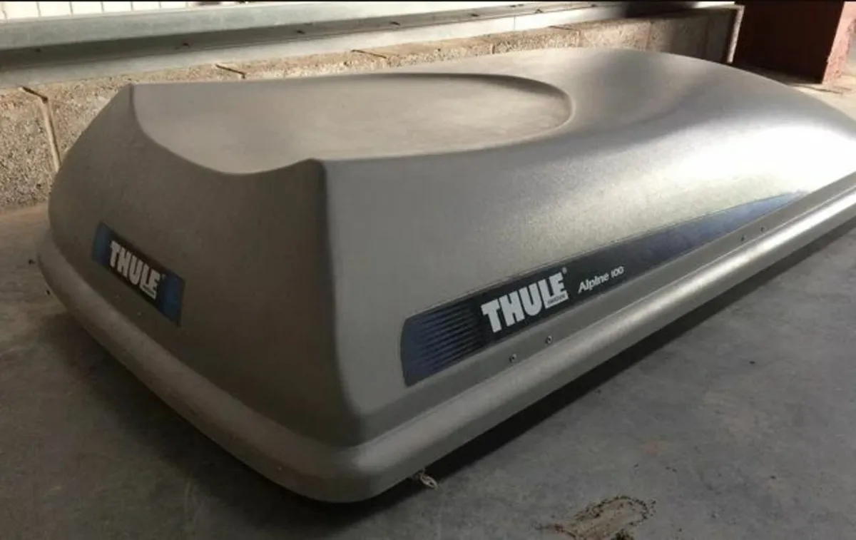 Thule Alpine 100 Roof Box - Gray - Image 1