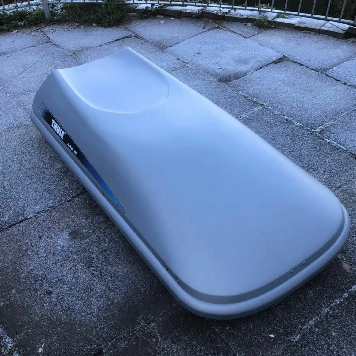 Thule Alpine 100 Roof Box - Gray - Image 2
