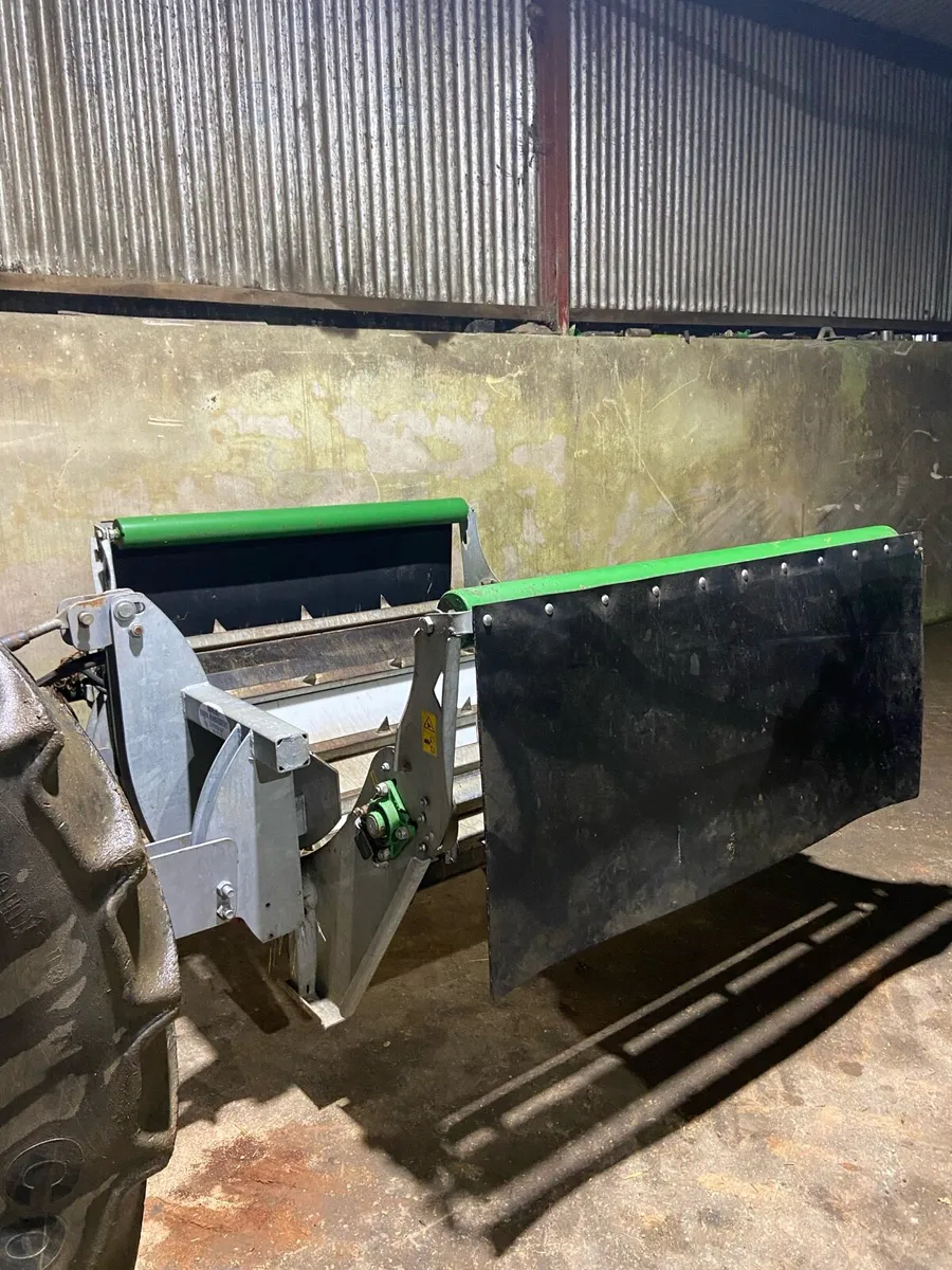 Bale feeder - Image 1