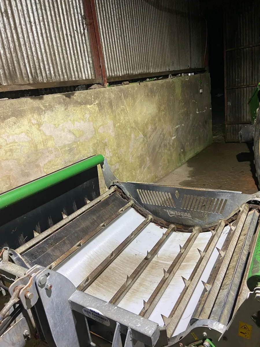 Bale feeder - Image 2