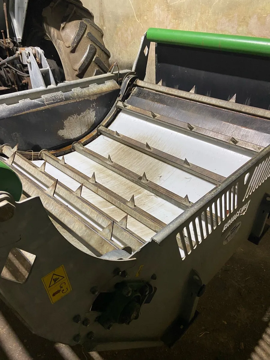 Bale feeder - Image 3