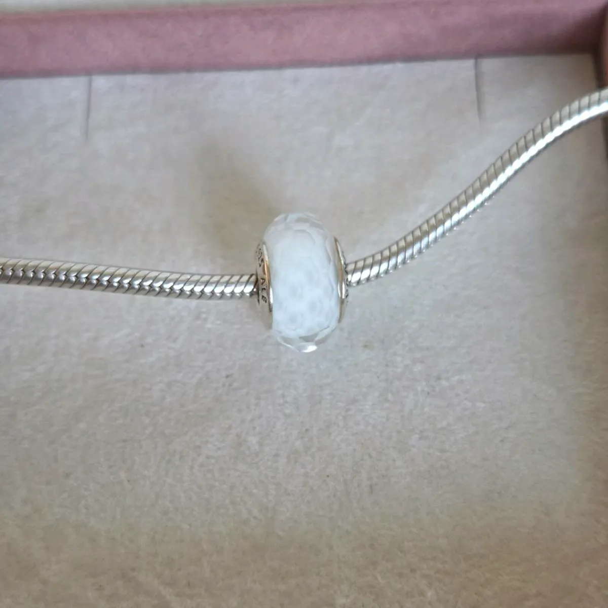 Pandora charm white murano glass - Image 1