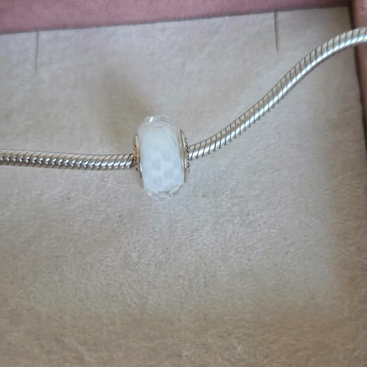 Pandora charm white murano glass - Image 2