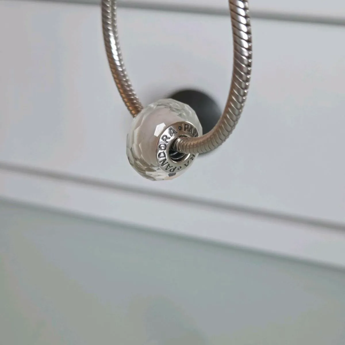 Pandora charm white murano glass - Image 4
