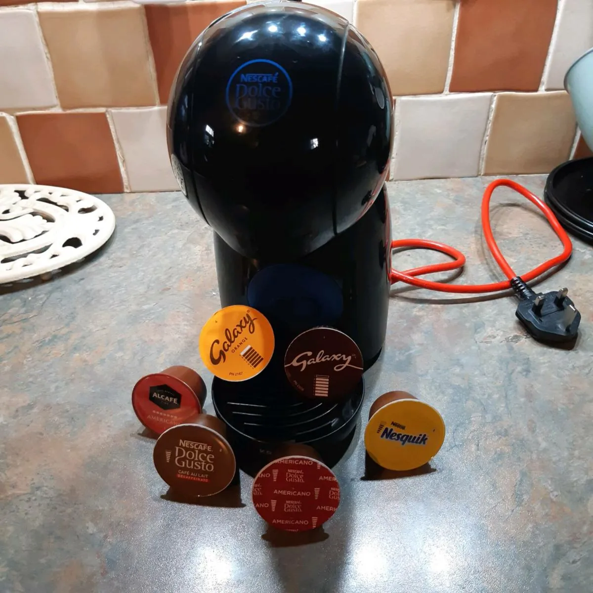 Necafe Dolce Gusto Coffee Machine & 105 Pods. - Image 1