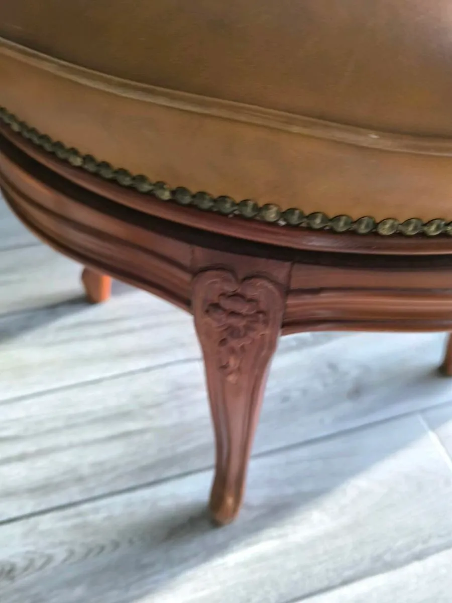 Antique leather chair - Image 4