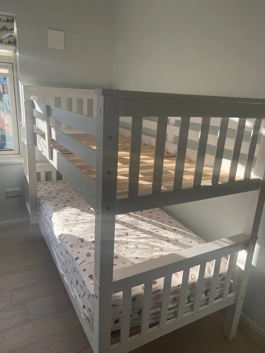 Bunk bed - Image 1