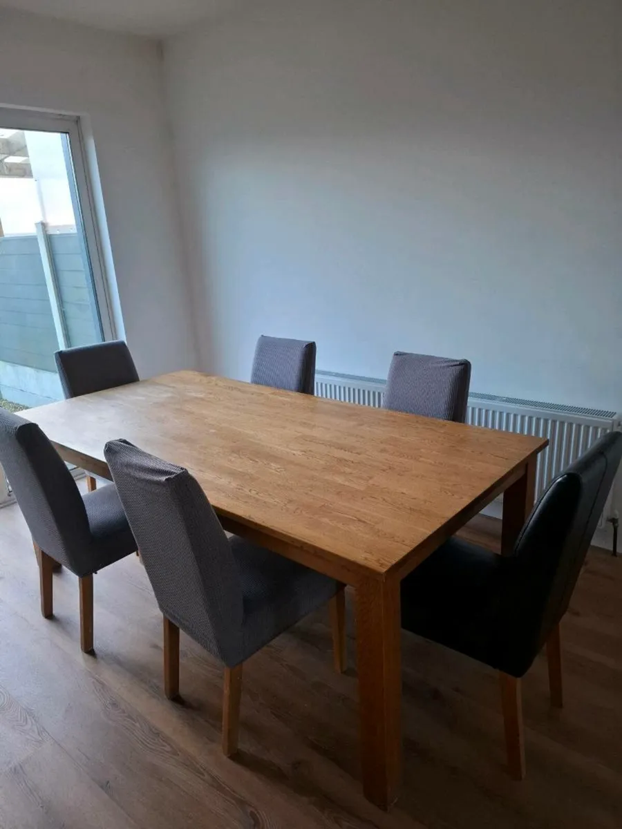 Dining table and 6 chairs - Image 2