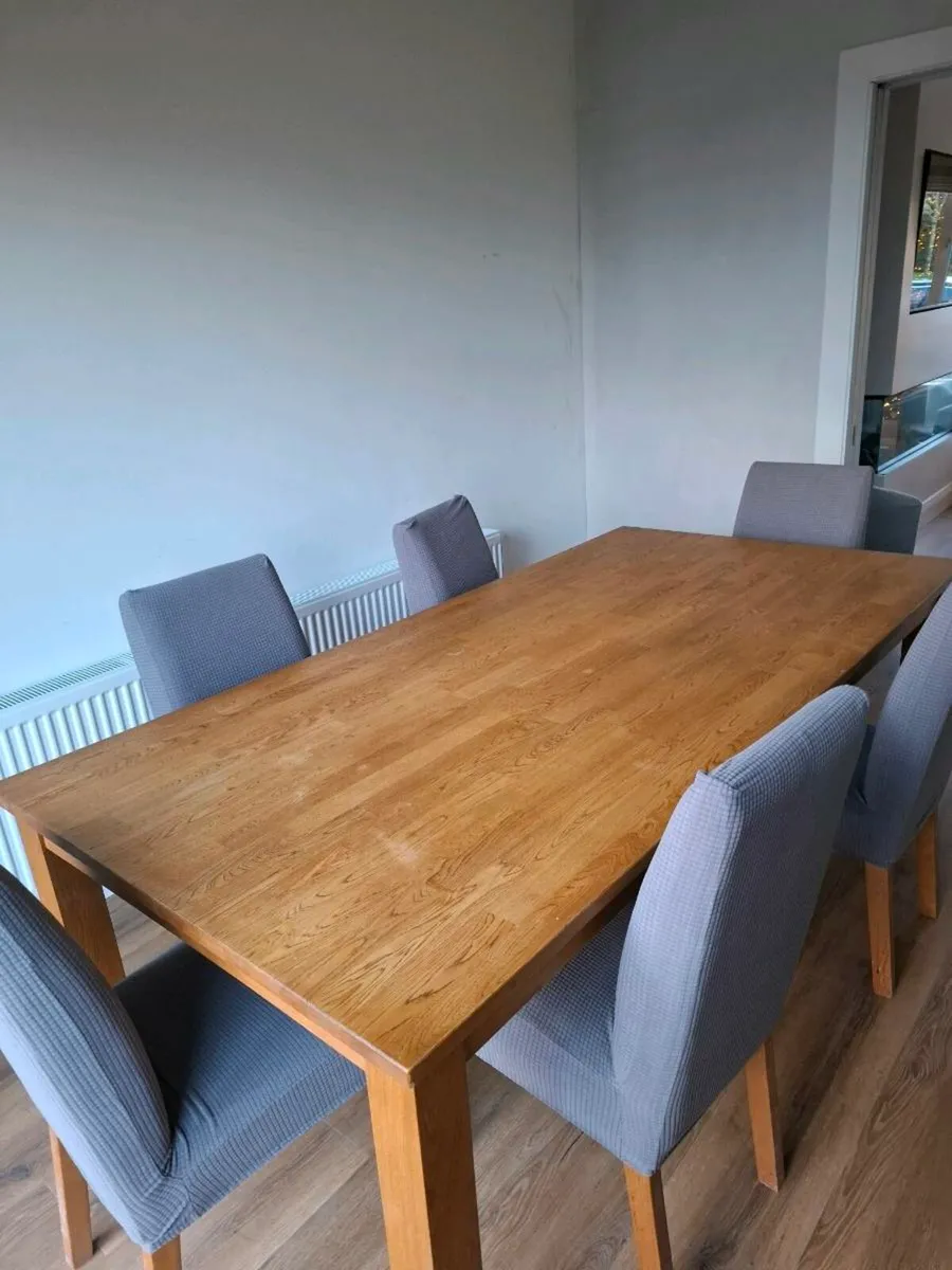 Dining table and 6 chairs - Image 4