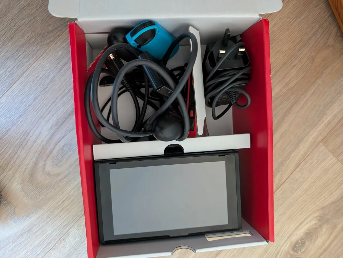 Nintendo switch - Image 1