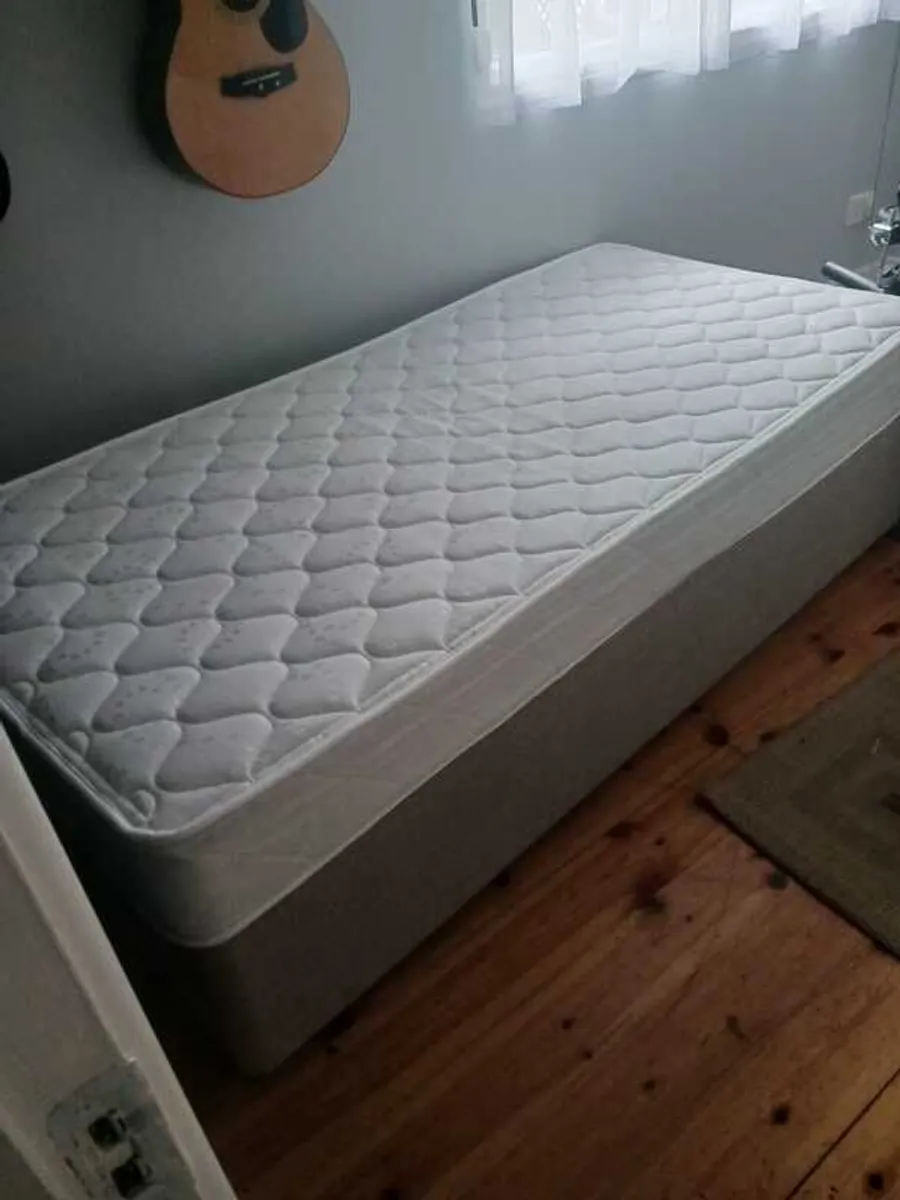 Single bed free - Image 1