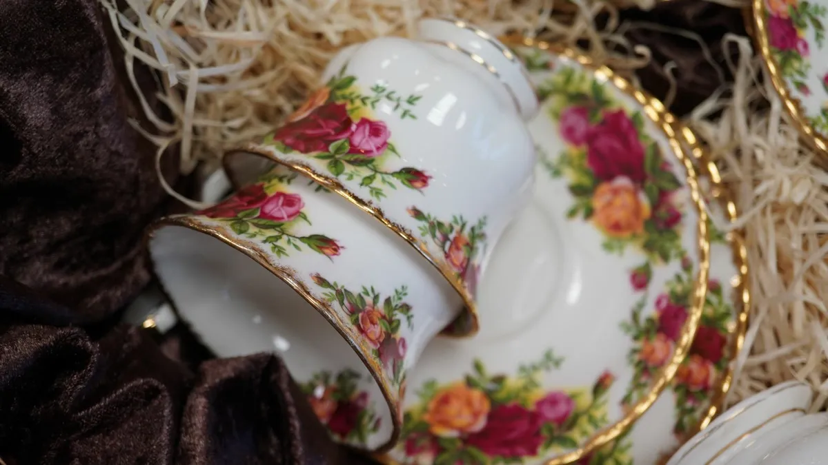 Royal Albert Old Country Roses Bone China Tea Set - Image 3