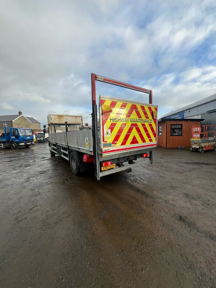 DAF LF55 260 Dropside Lorry - Image 3