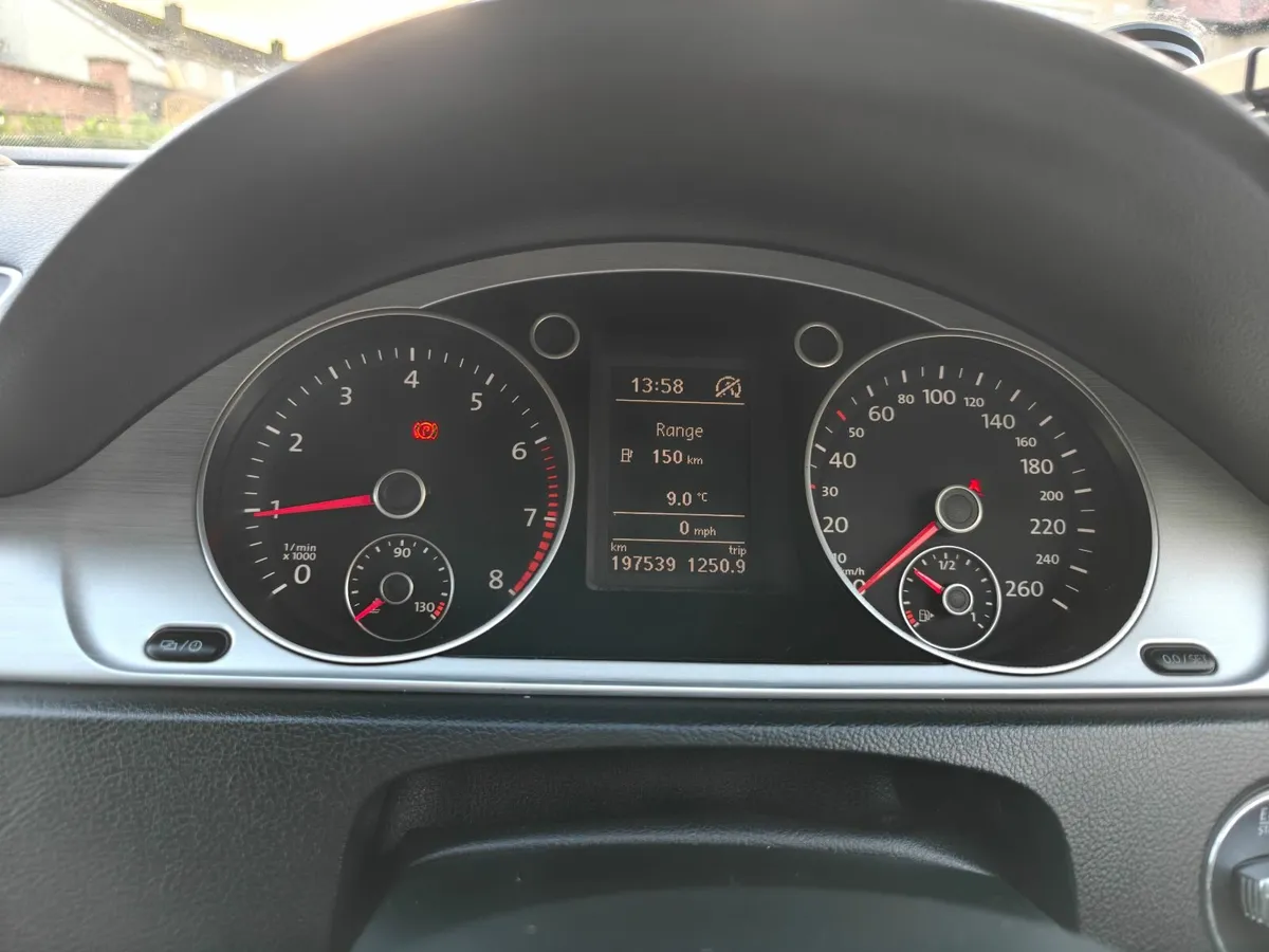 Volkswagen Passat 2015 - Image 3