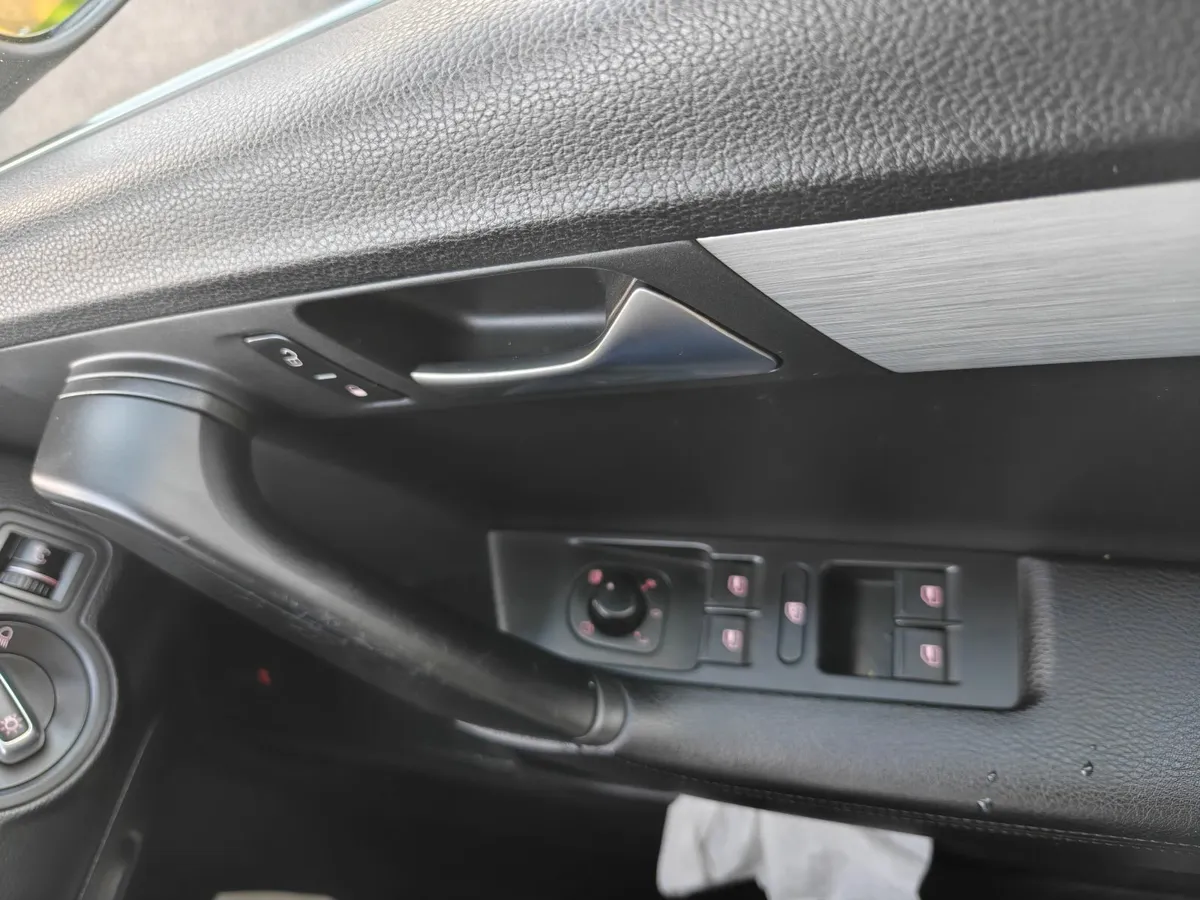 Volkswagen Passat 2015 - Image 4