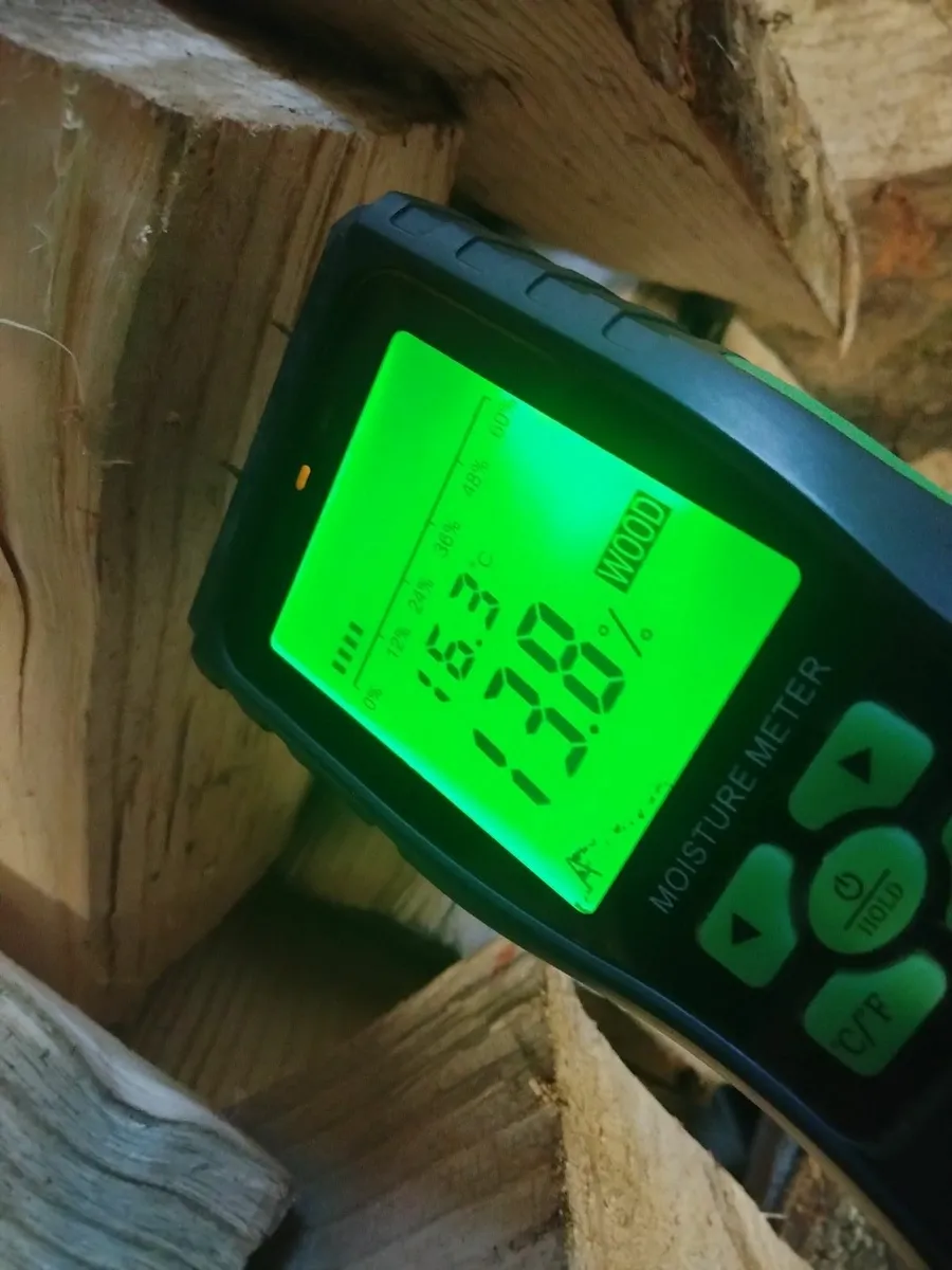 Seasoned and dried Ash firewood. - Image 2