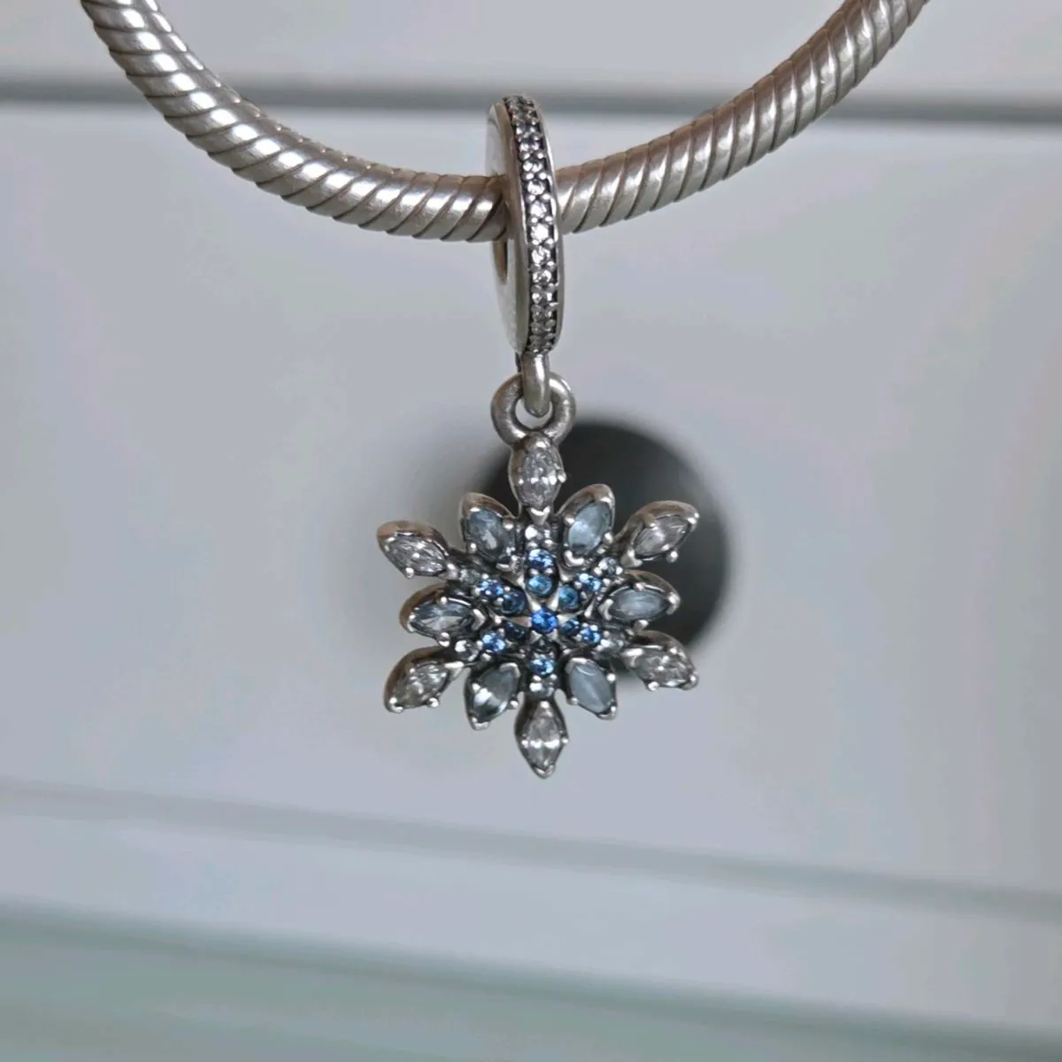 Pandora snowflake dangle charm - Image 2