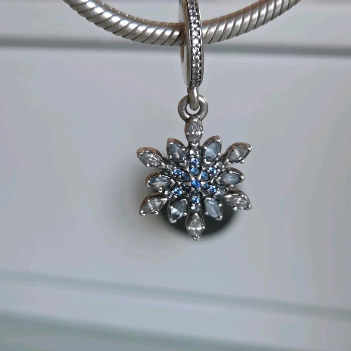 Pandora snowflake dangle charm - Image 3