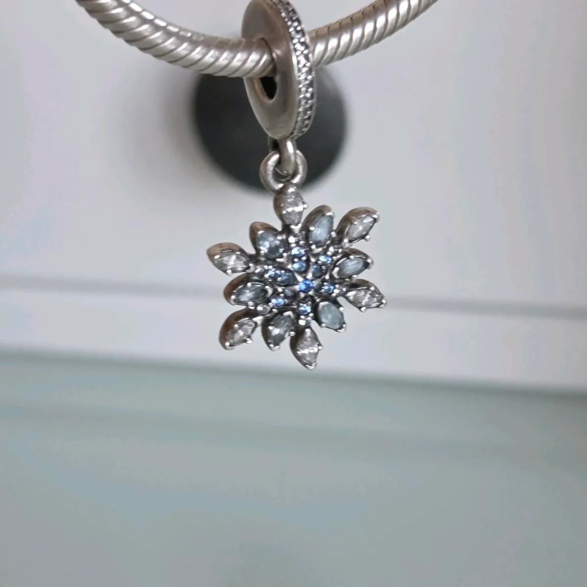 Pandora snowflake dangle charm - Image 4