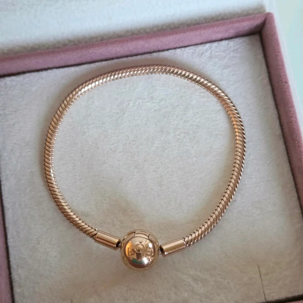 Pandora bracelet rose gold perfect condition fully - Image 1