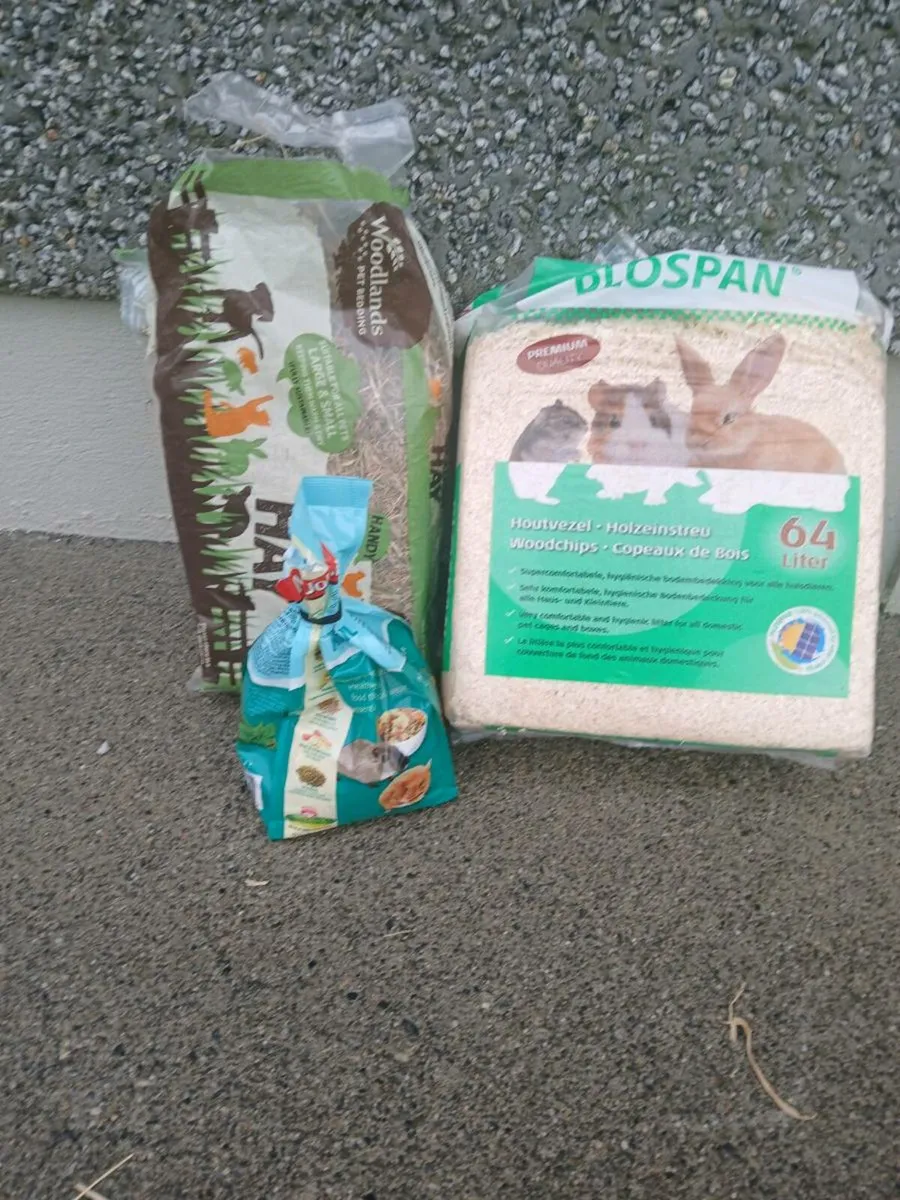 Hamster cage with accessories  and food - Image 3