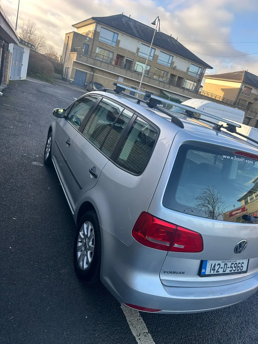 Volkswagen Touran 2014 - Image 2