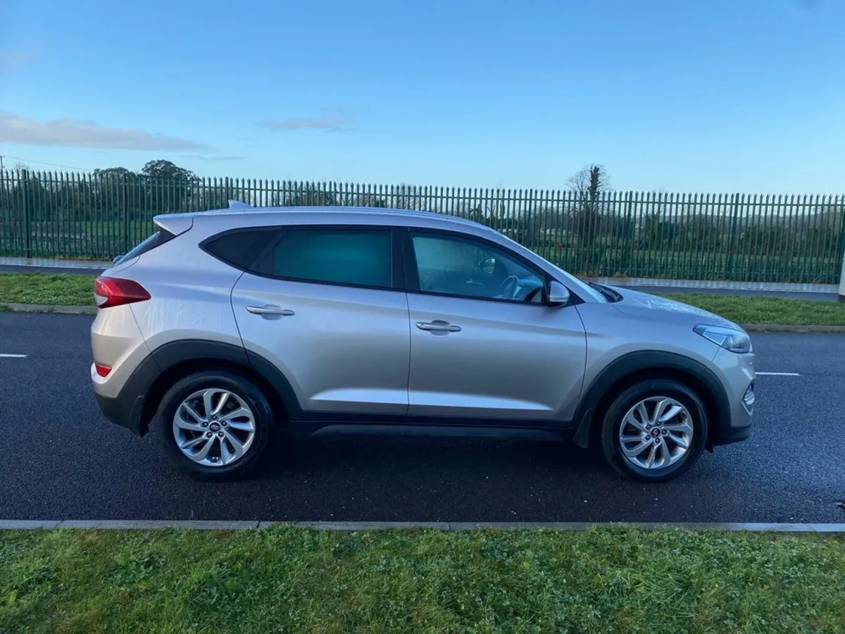 Hyundai Tucson 4WD Executive 5DR - Image 3