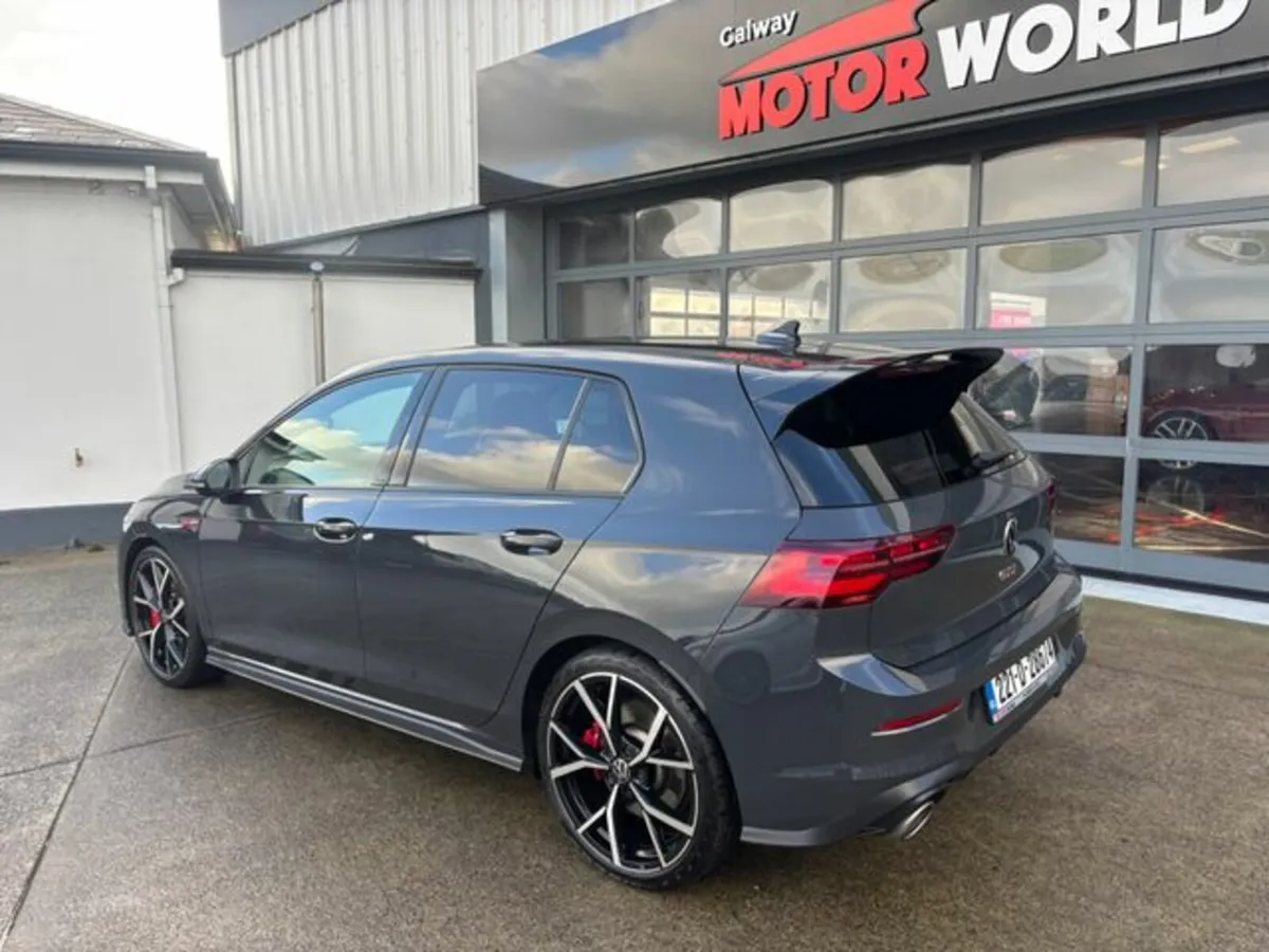 Volkswagen Golf GTI Club 2.0 TSI 300HP 5DR AUT - Image 2