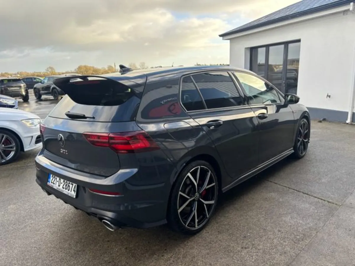 Volkswagen Golf GTI Club 2.0 TSI 300HP 5DR AUT - Image 4