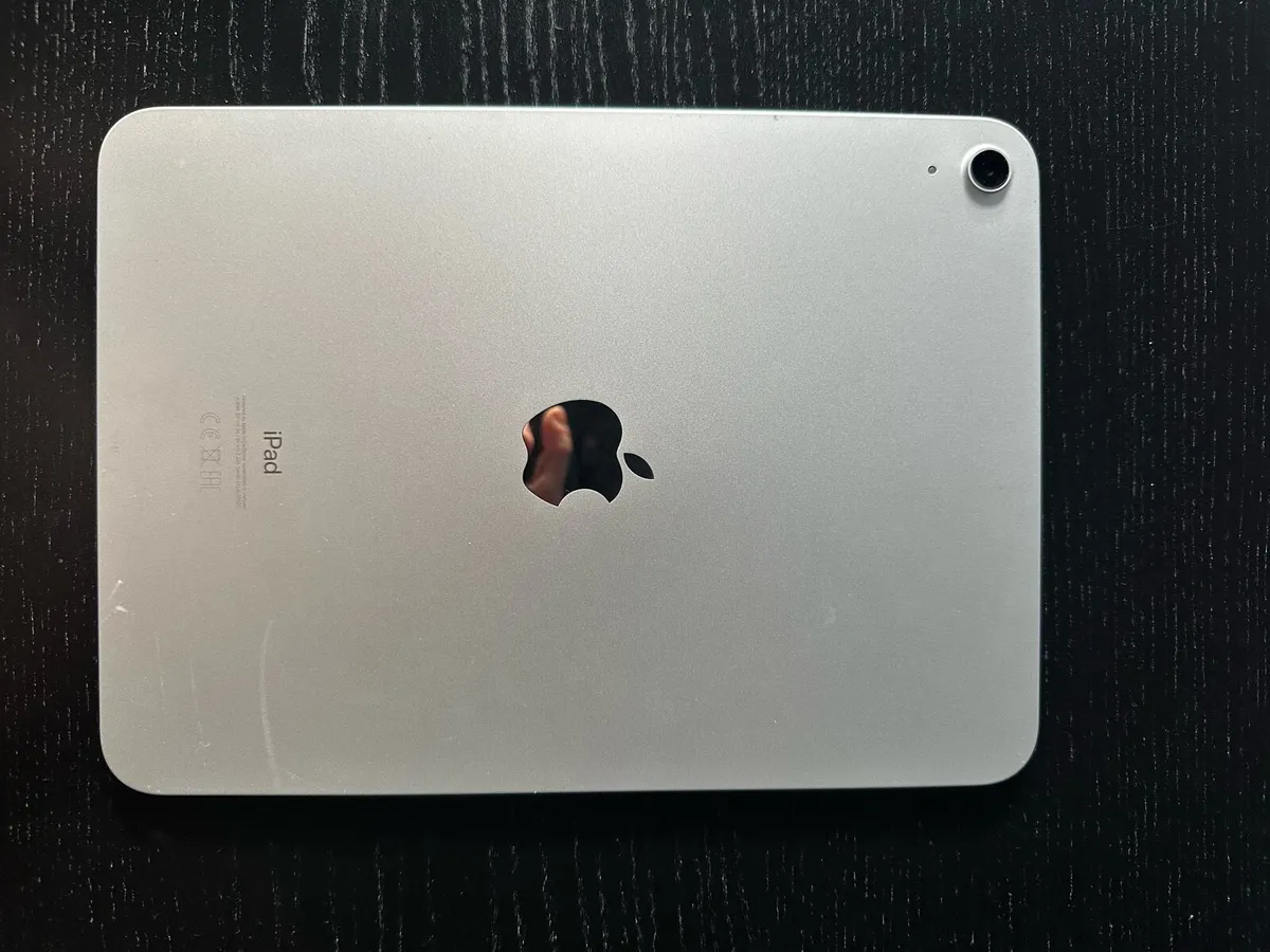 iPad 10th Generation - Image 2