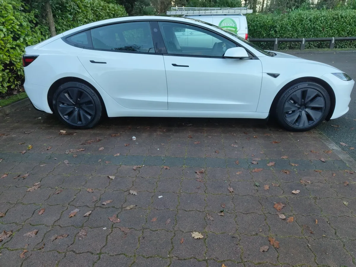 Tesla Model 3 Long Range AWD Highland 2024 - Image 3