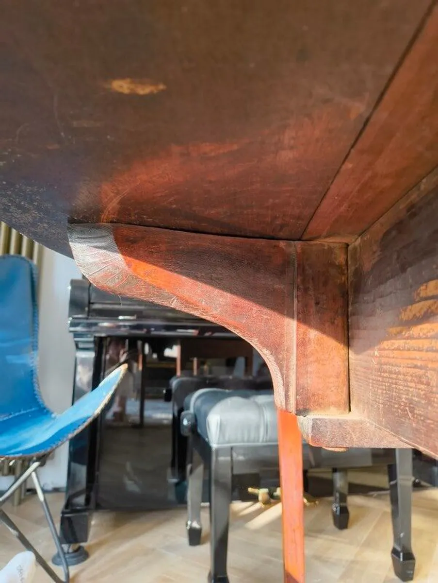 Hekman Traditional Cherry Drop Leaf Pembroke End Table - Image 3