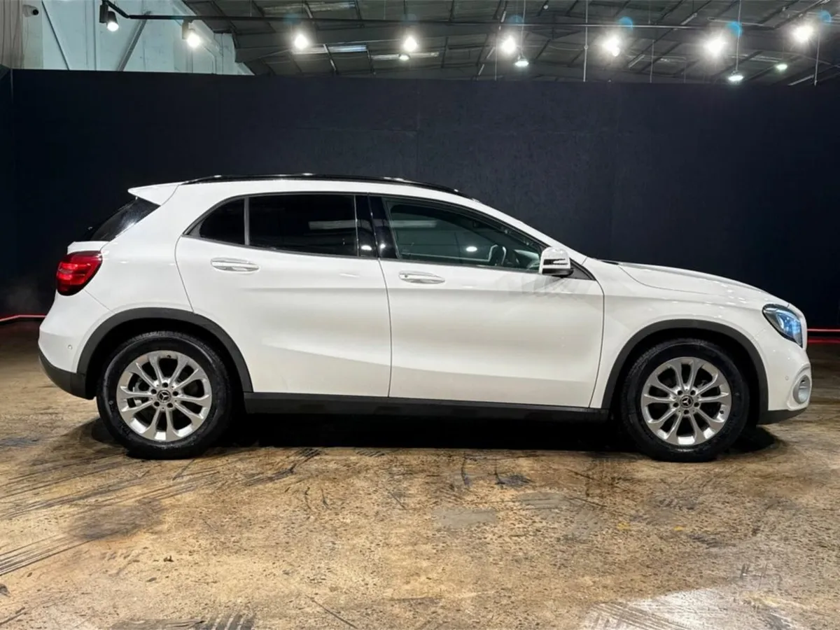 Mercedes-Benz GLA 1.6 AUTOMATIC - ALLOY WHEELS - M - Image 3