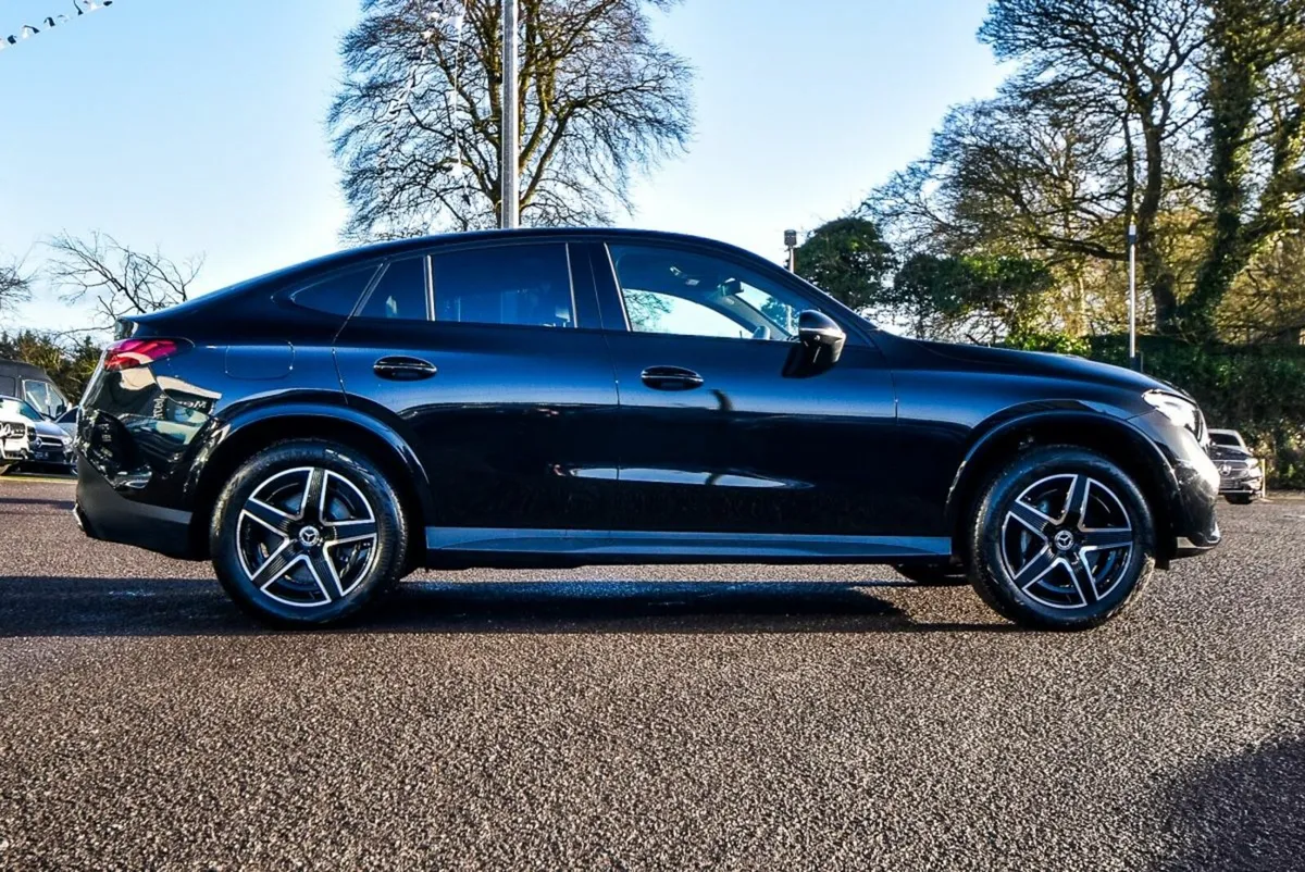 Mercedes-Benz GLC 300de AMG Coupe Plus 4Matic 328b - Image 3