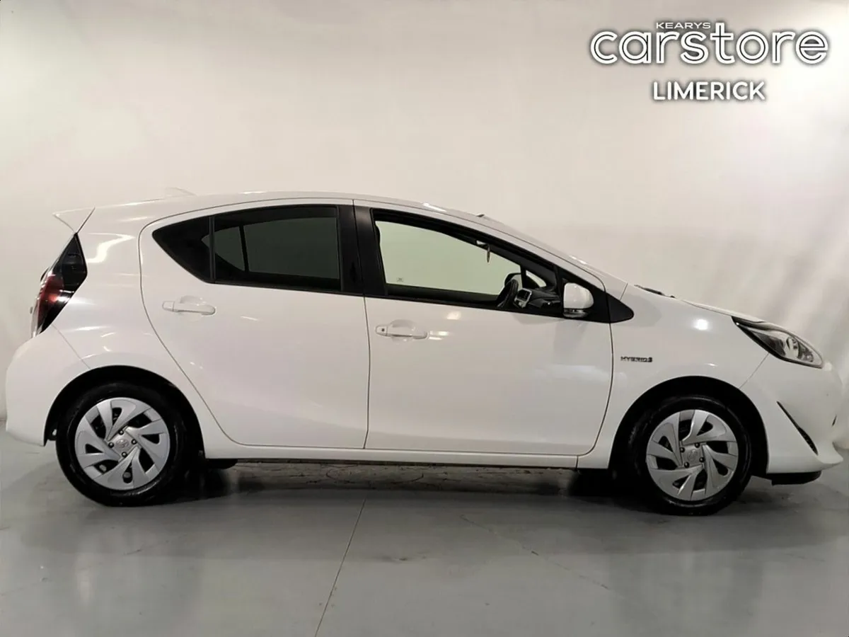 Toyota Aqua 1.5 HYBRID 5 DR - Image 2